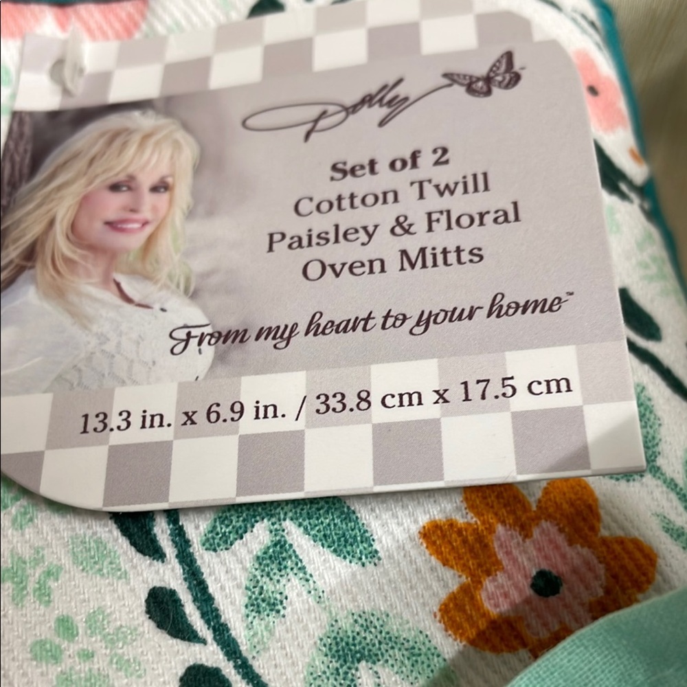 Paisley Dolly Pardon Oven Mitt Set with Lenox Mixing Bowl and Matching Apron - Picture 3 of 7